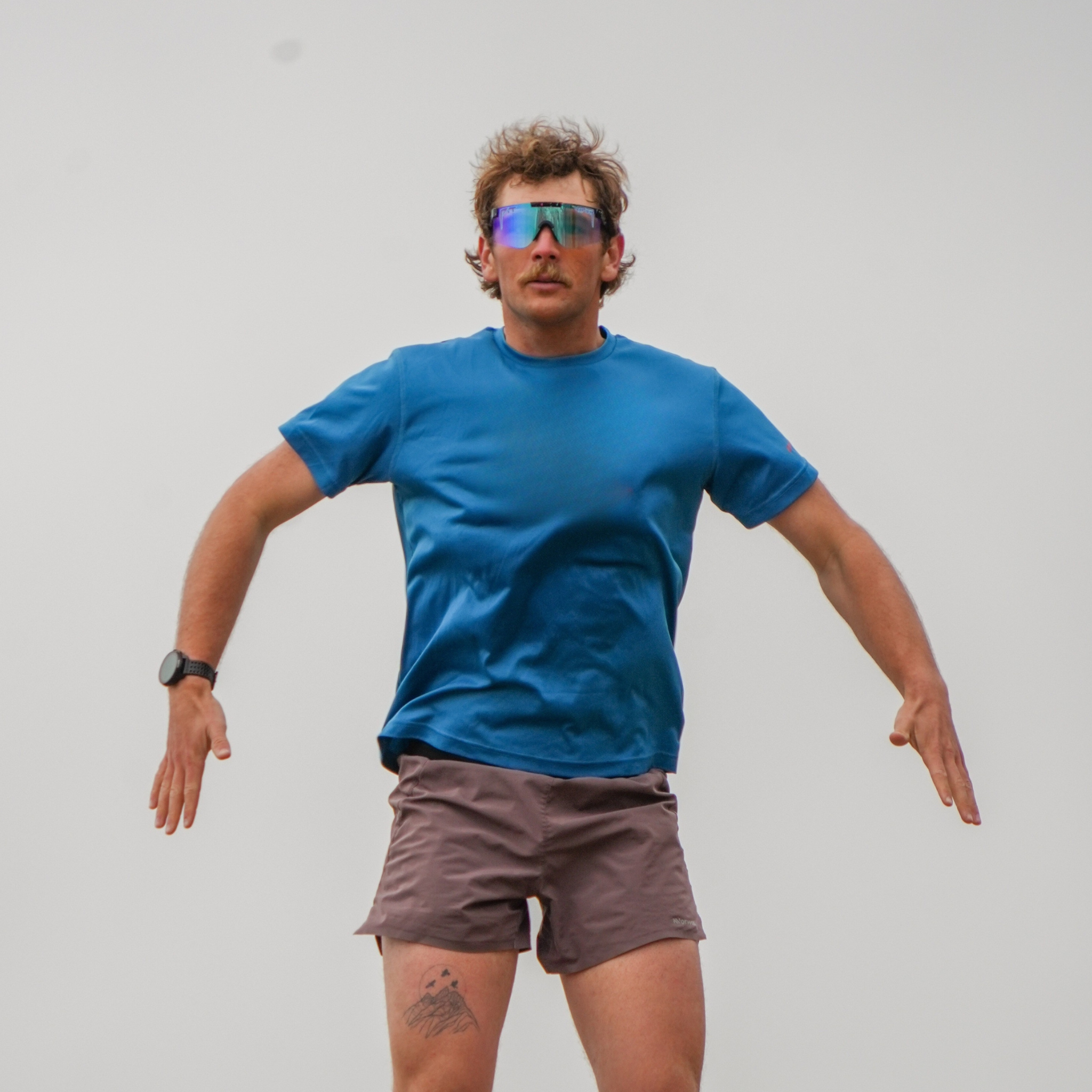 Photochromic Blue / Regular | photo_of_person_2.JPG | The Midnight Original 2.0, transition lens sunglasses from Pit Viper